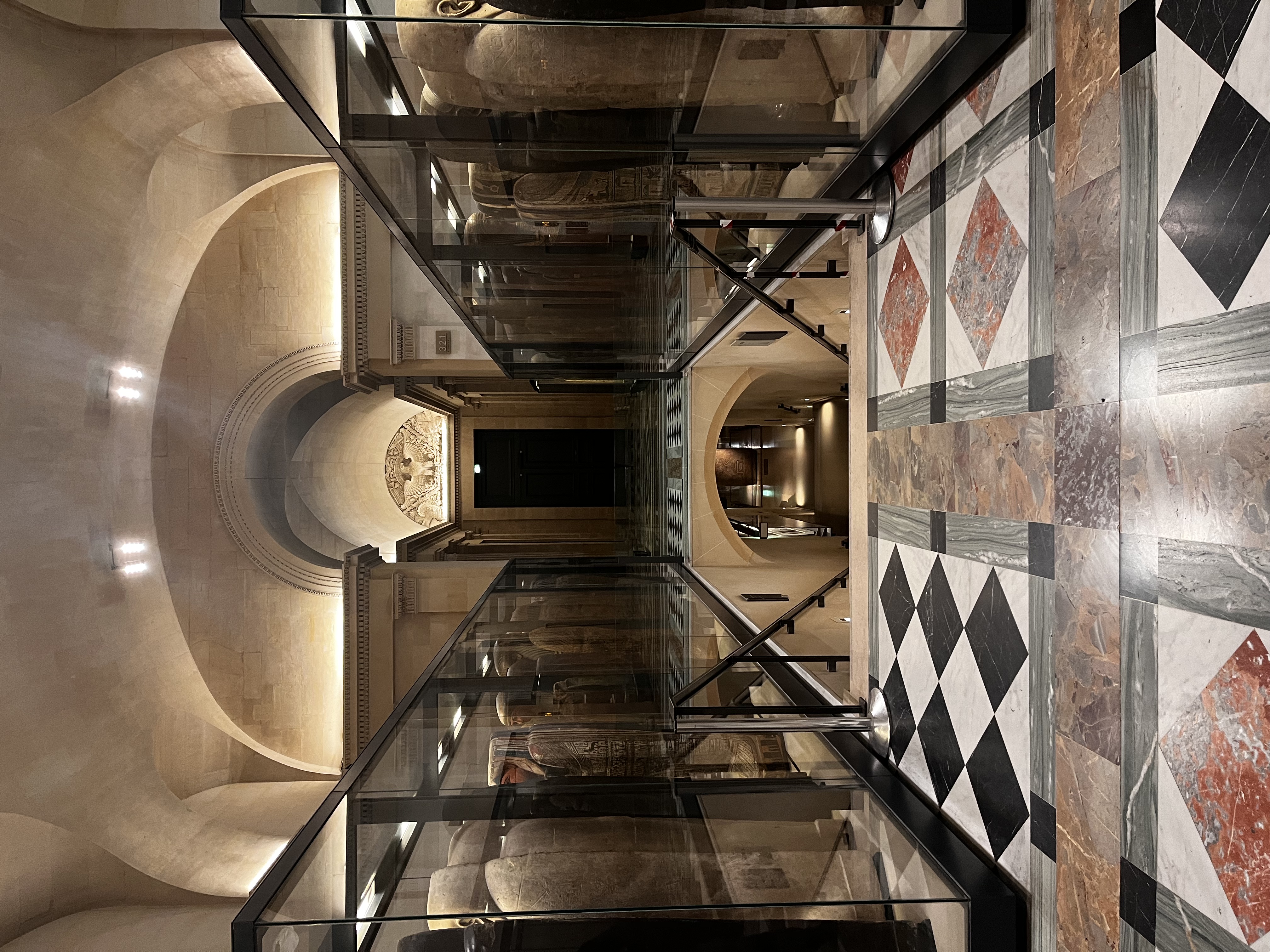 Salle des États, home of the Mona Lisa, Musée du Louvre