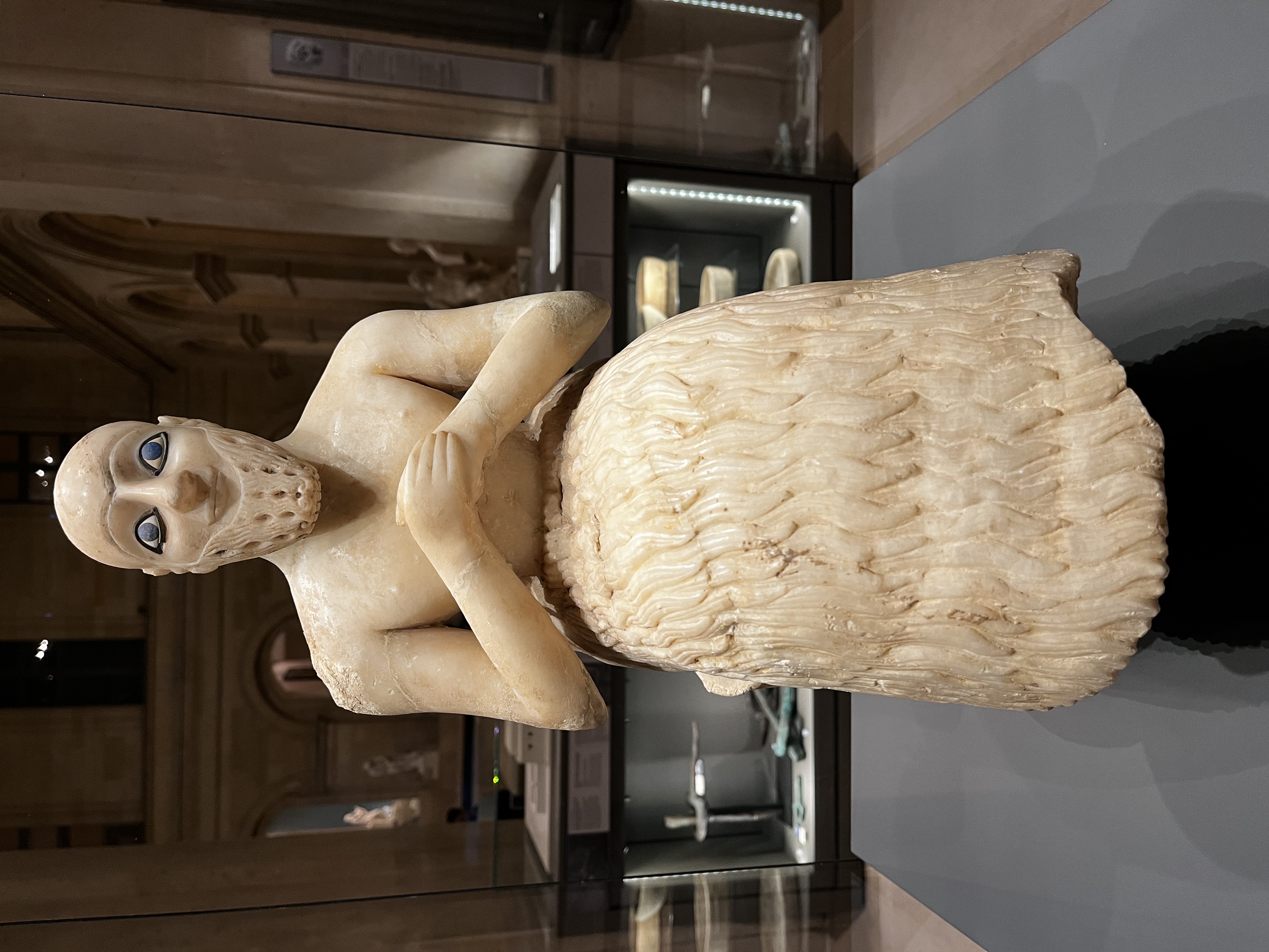 Sumerian votive statue with lapis lazuli eyes, Musée du Louvre