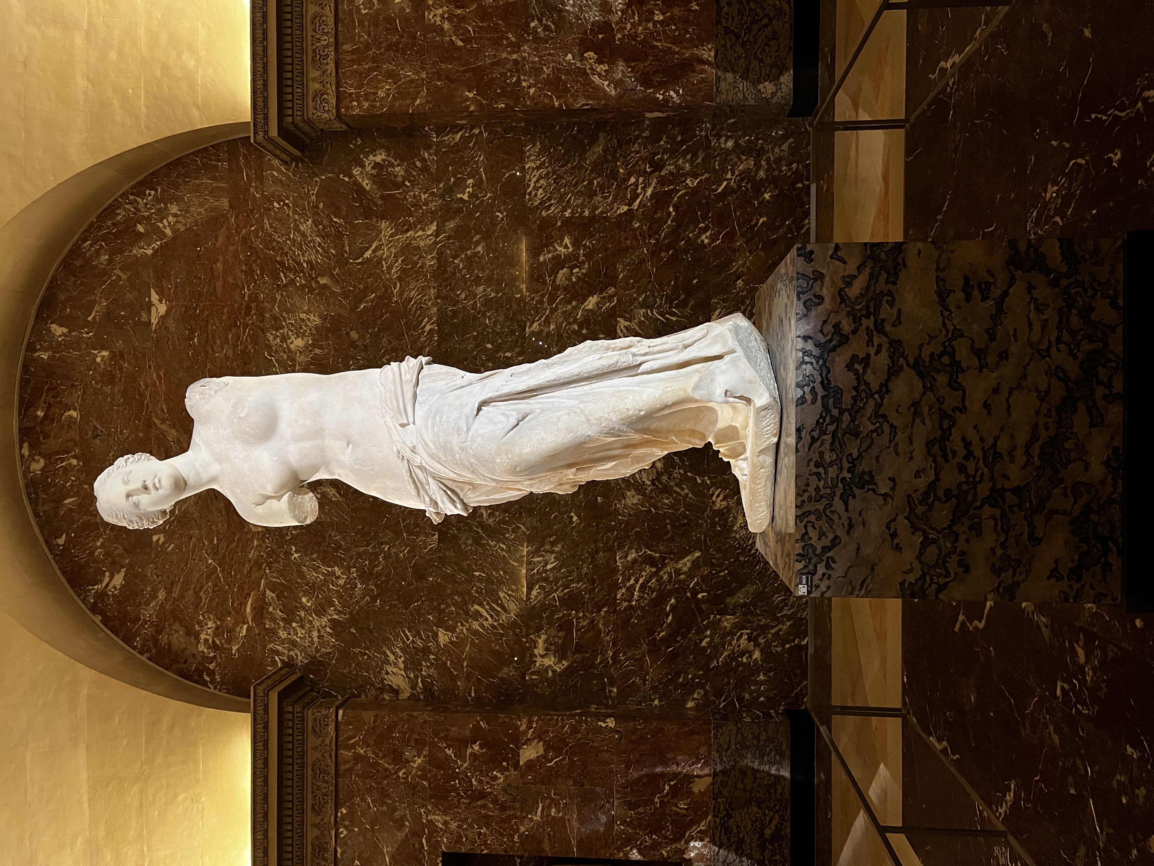 Athena sculpture in the rotunda, Musée du Louvre